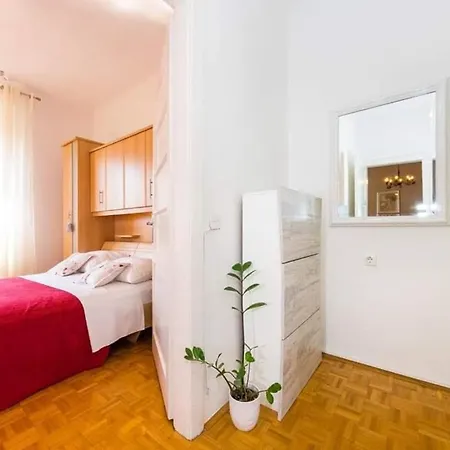 Cozy In A Great Location With A Private Parking - Ae1184 *