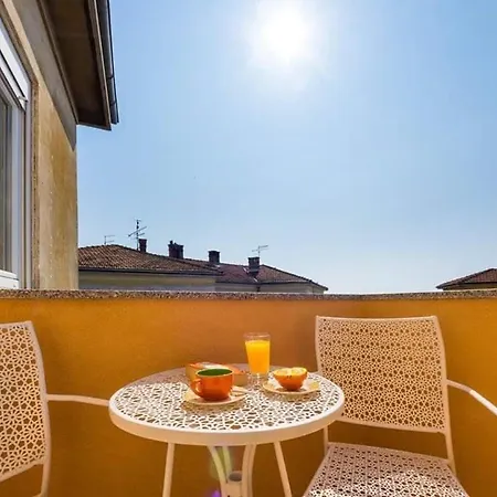 Cozy In A Great Location With A Private Parking - Ae1184 アパート *