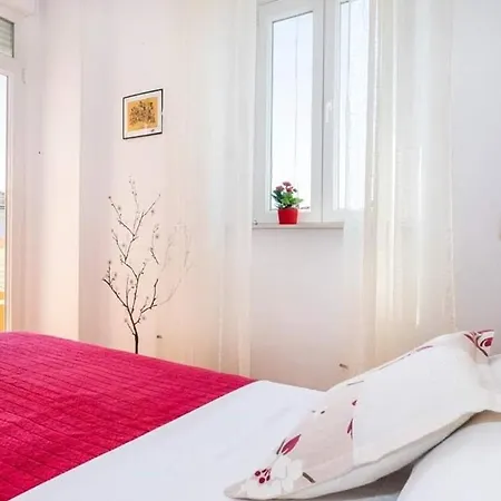 Cozy In A Great Location With A Private Parking - Ae1184 *