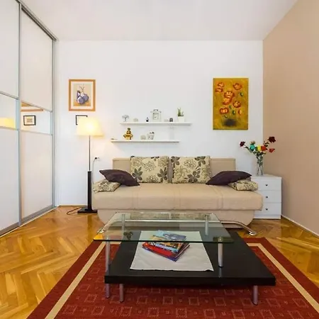 Cozy In A Great Location With A Private Parking - Ae1184 *